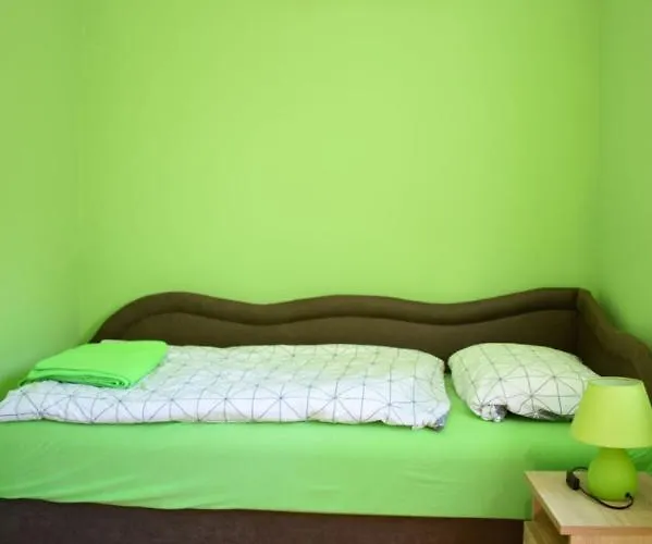 Semesterbostad Veronica Nyaralohaz *