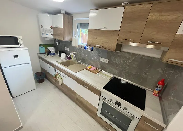 Semesterbostad Veronica Nyaralohaz *